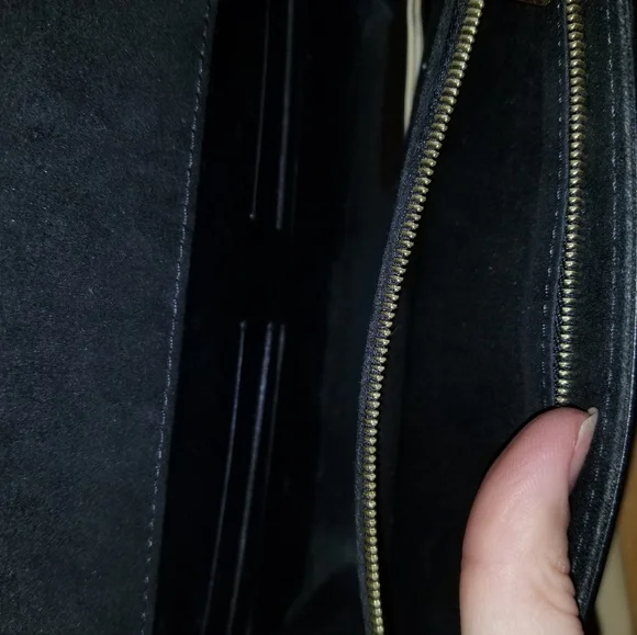 SOLD- Louis Vuitton Louise GM - Picture 12 of 15